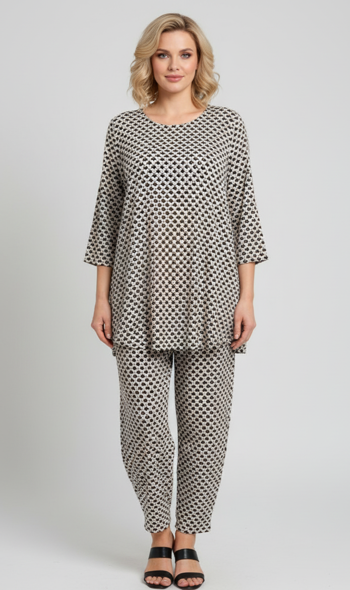 Elegantes Zweiteiler-Set mit geometrischem Muster