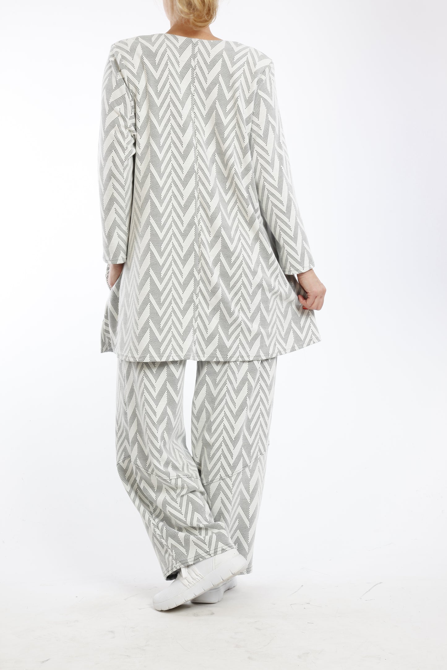 Gestreeftes Fischgrätmuster Co-ord-Set mit Rundhalsausschnitt | Entspannte Passform & lässiger Stil | Vielseitiges zweiteiliges Loungewear-Set für Damen - Naveed Mode GmbH