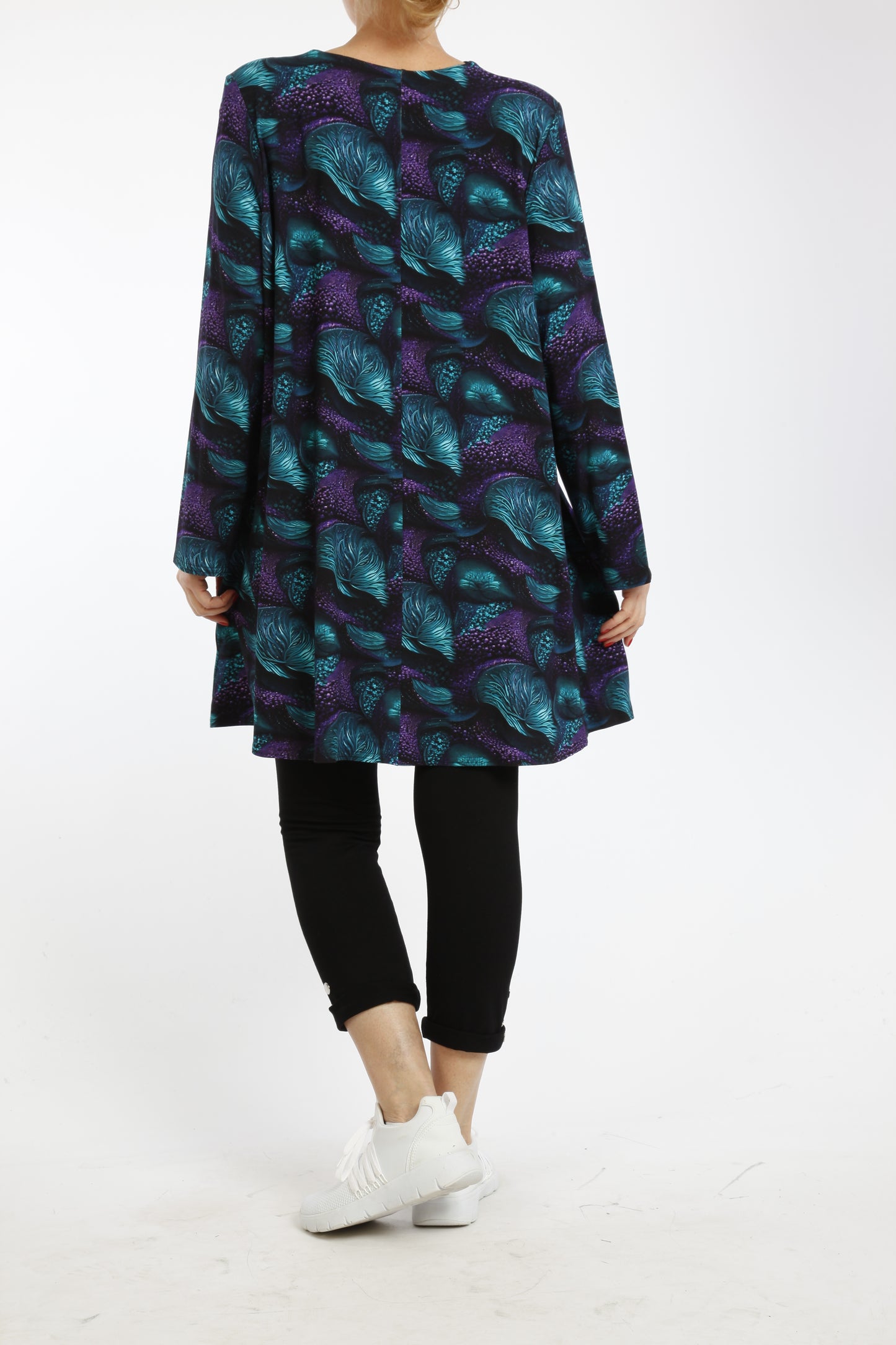 Damen Langarmshirt mit Modernem Muster – Viskose Shirt im Bequemen Schnitt für Alltag & Übergangszeit - Naveed Mode GmbH