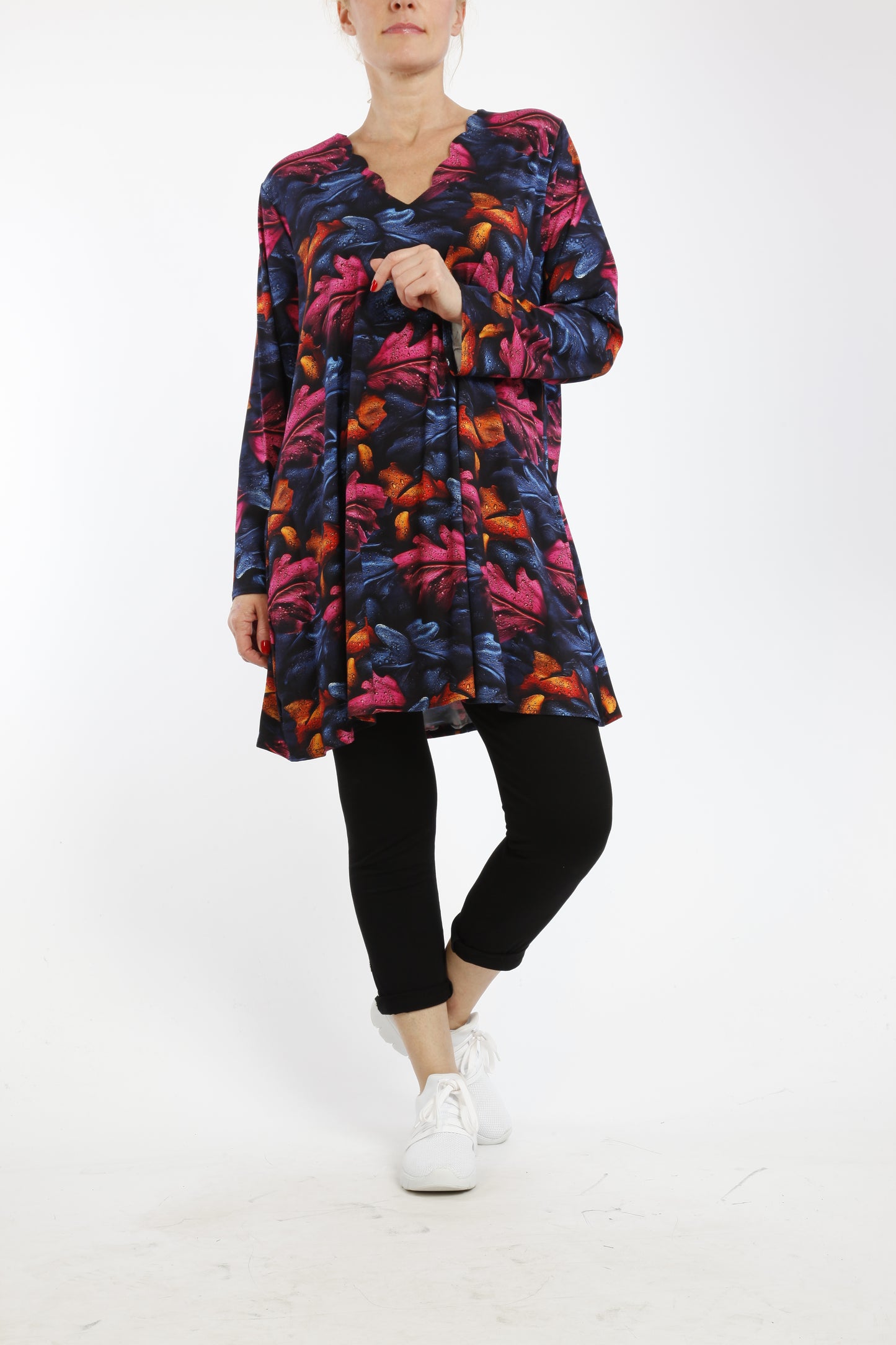 Damen Langarmshirt mit Herbstlaub-Muster – Bequeme Viskose Tunika für Übergangszeit & Alltag - Naveed Mode GmbH
