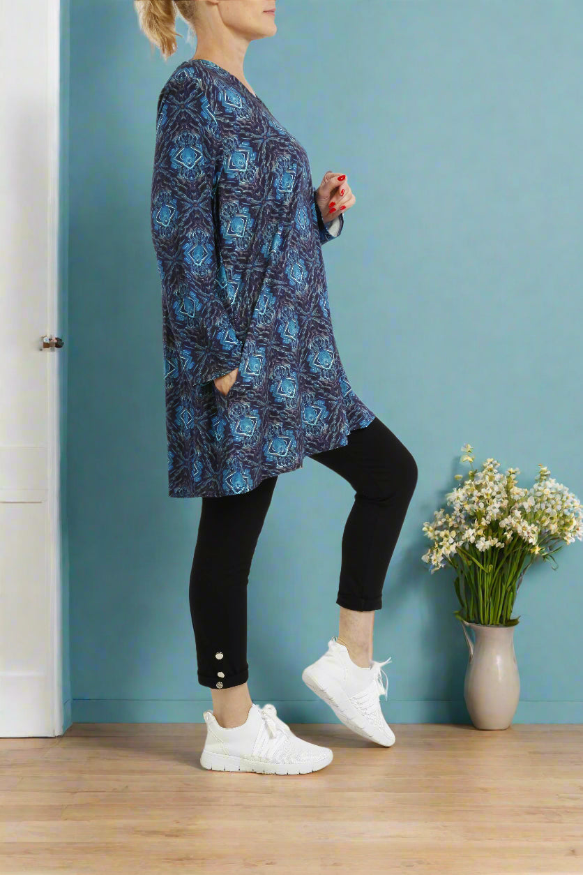 Damen Langarmshirt mit Fragment-Muster – Bequeme Viskose Tunika mit Modernem Design - Naveed Mode GmbH