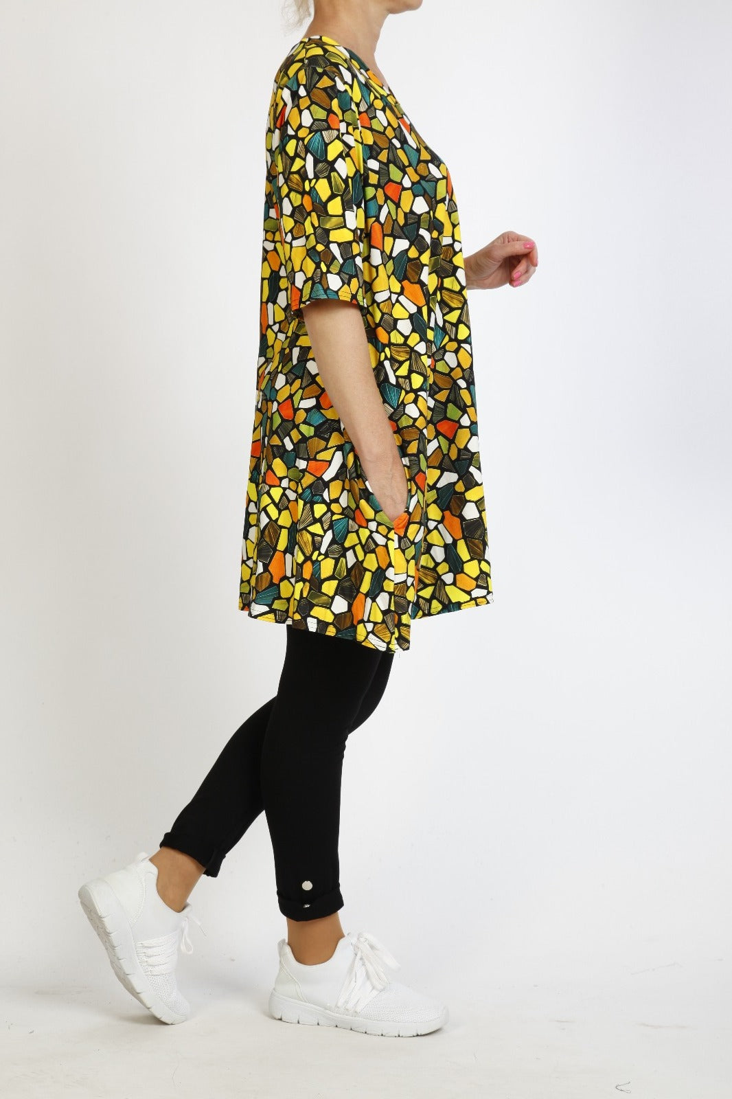 Curvy Shirt im Mosaik-Design - Bunt, Bequem & Stylisch