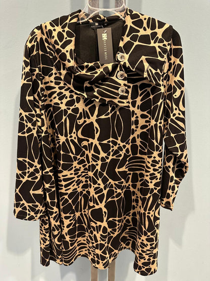 Tailliertes Tunika-Top mit Rundhalsausschnitt und 3/4-Ärmeln mit abstraktem, auffälligem Linienmuster – ideal für dehnbares Oberteil