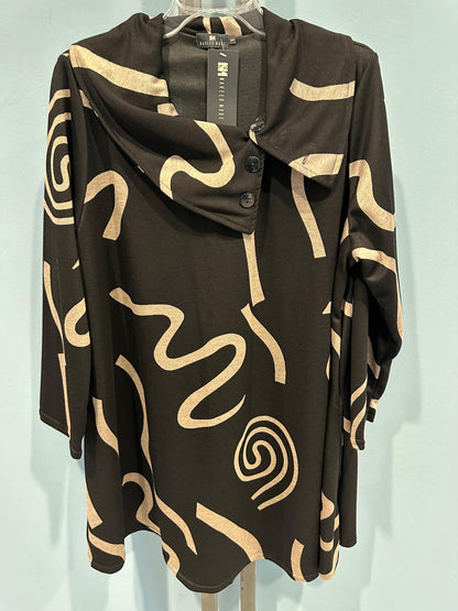 Tailliertes Tunika-Top mit Rundhalsausschnitt und 3/4-Ärmeln mit abstraktem, auffälligem Linienmuster – ideal für dehnbares Oberteil