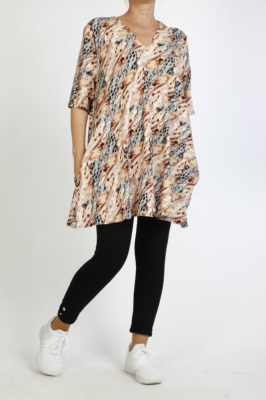 Luftiges Curvy-Oversize-Shirt im stylischen Muster-Mix