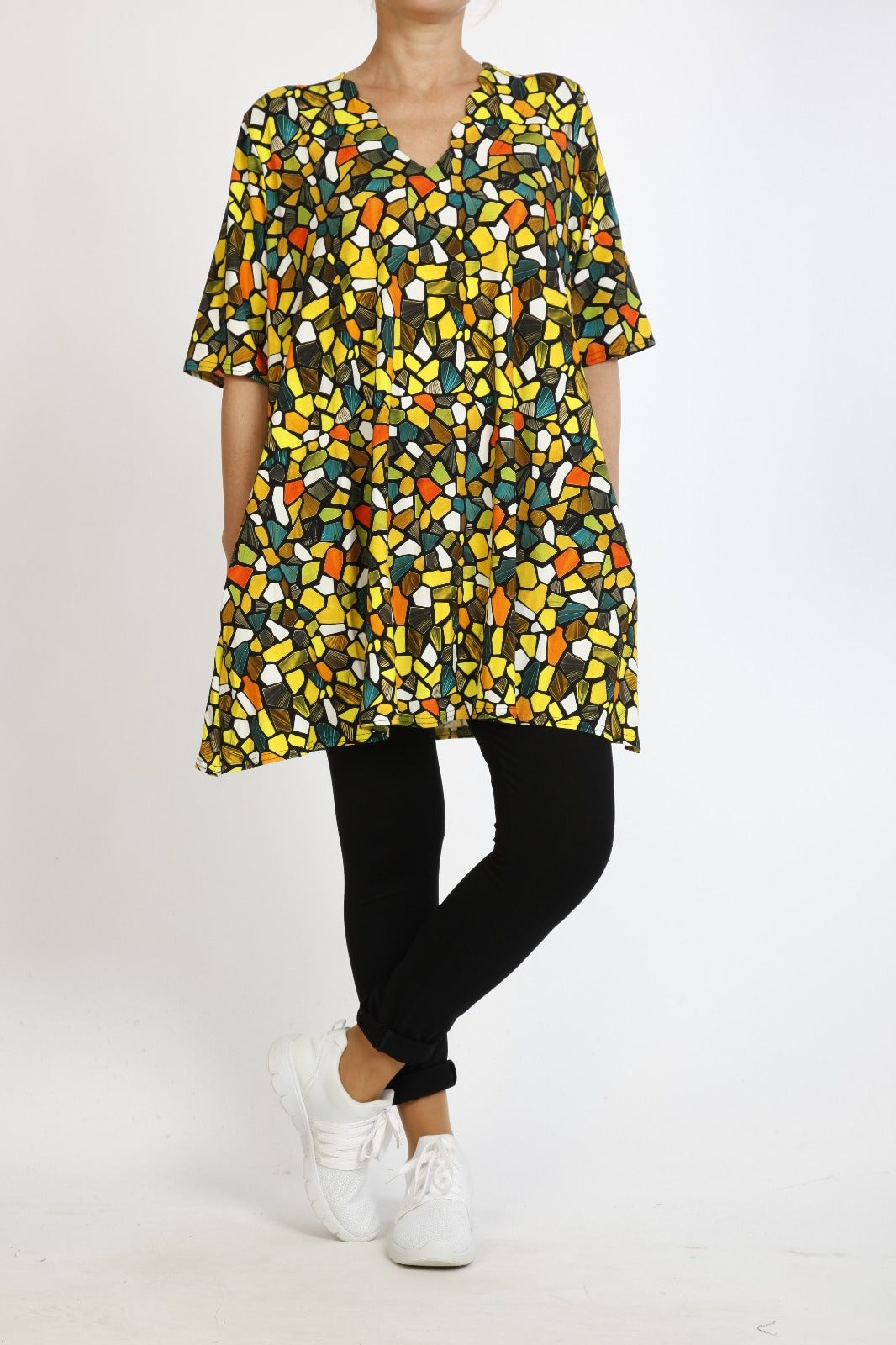 Curvy Shirt im Mosaik-Design - Bunt, Bequem & Stylisch