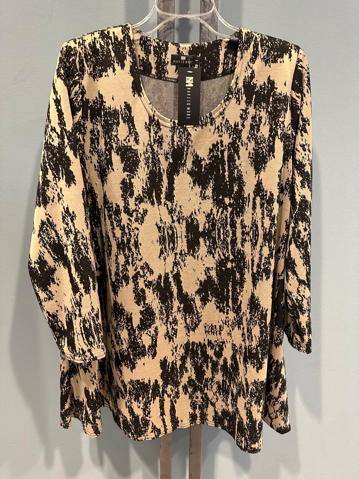 Shirt mit Marmormuster für kurvige Damen – shirt mit Knopfleiste, Wasserfallausschnitt und lockerer Passform