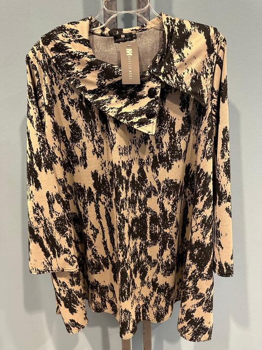 Shirt mit Marmormuster für kurvige Damen – shirt mit Knopfleiste, Wasserfallausschnitt und lockerer Passform