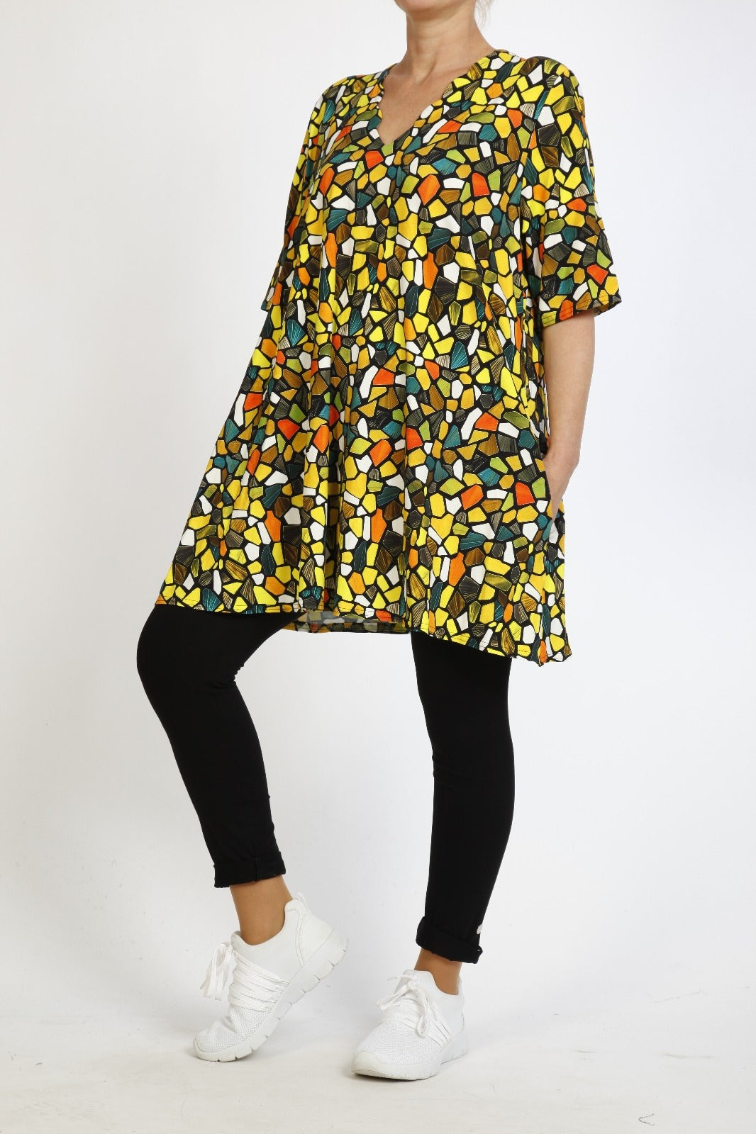 Curvy Shirt im Mosaik-Design - Bunt, Bequem & Stylisch