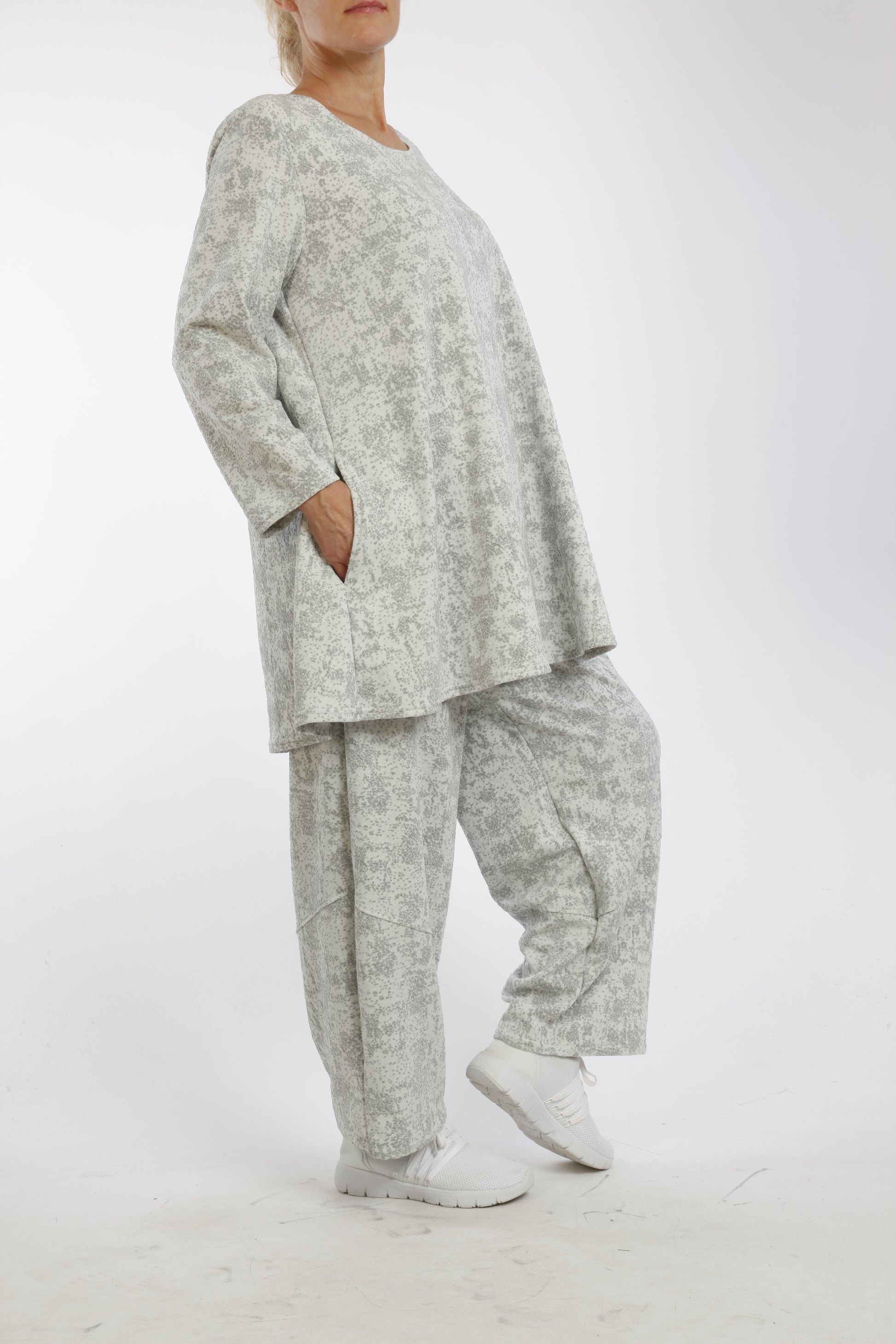 Zweiteiliges Damen-Set mit Rundhals und Strukturmuster  vielseitiger Co-ord