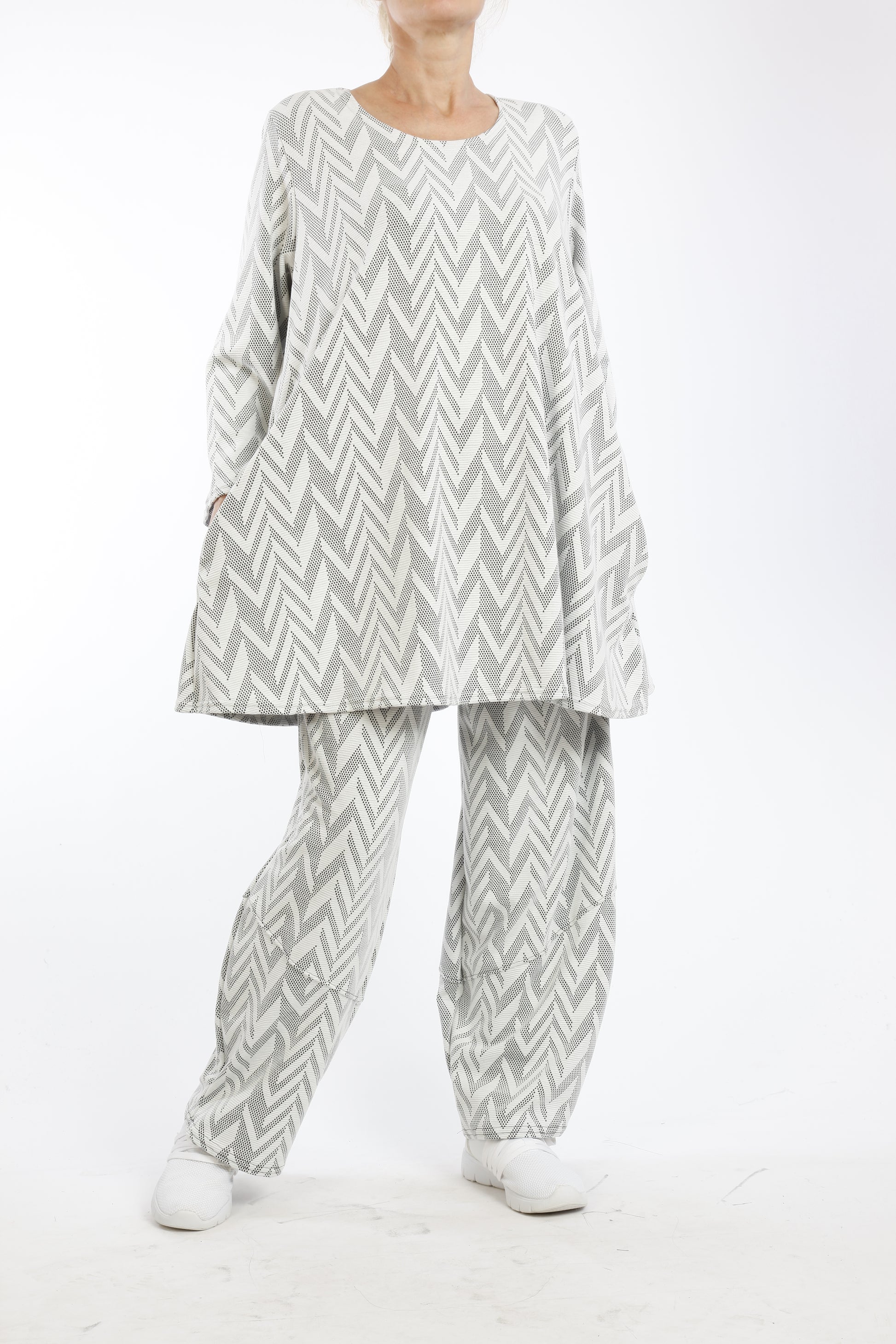 Gestreeftes Fischgrätmuster Co-ord-Set mit Rundhalsausschnitt | Entspannte Passform & lässiger Stil | Vielseitiges zweiteiliges Loungewear-Set für Damen - Naveed Mode GmbH