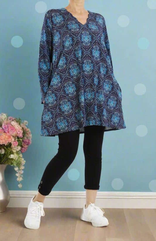 Damen Langarmshirt mit Fragment-Muster – Bequeme Viskose Tunika mit Modernem Design - Naveed Mode GmbH