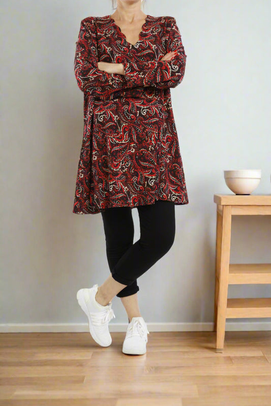 Rotes Paisley Gemustertes Langarm-Shirt für Mollige Figuren - Naveed Mode GmbH