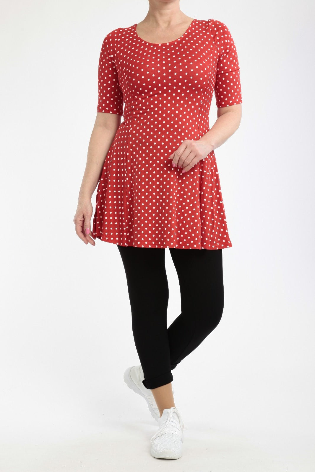 Kleid mit schwarzem/rotem Hintergrund und weißen Punkten