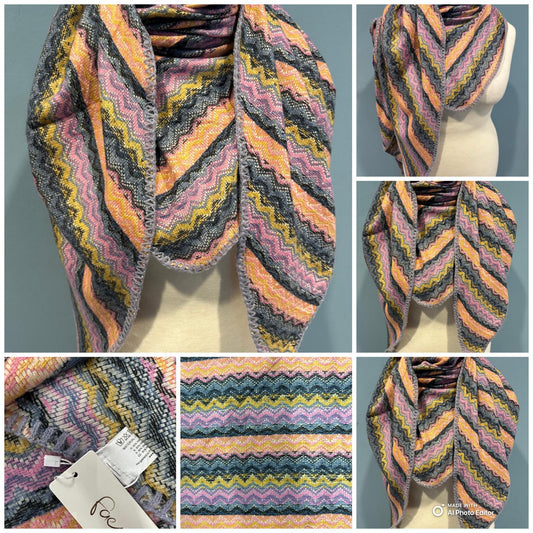 Cozy Schal mit Herz- und Wellenmuster – Weich & Warm für Damen.