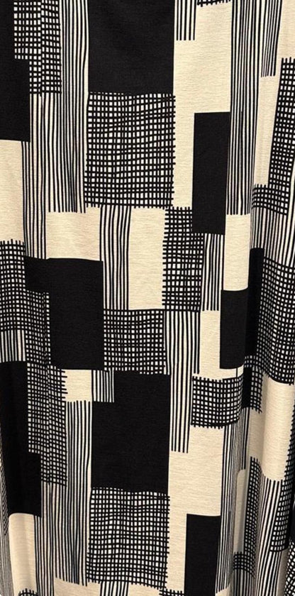 Elegantes T-Shirt mit Punkt-Grafik – Schwarz & Weiß