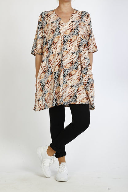 Luftiges Curvy-Oversize-Shirt im stylischen Muster-Mix